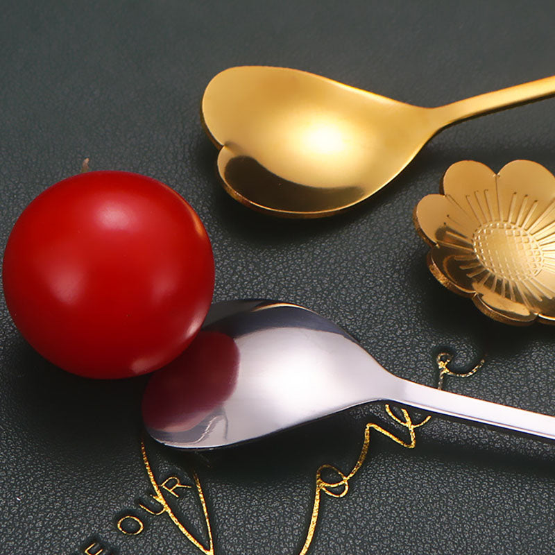 4PCS / Set 17.6-17.8cm Stainless Steel Flower Shape Spoons Tableware Teaspoon Dessert Coffee Spoon for Mixing Stirring 4PCS / Set 17.6-17.8cm Stainless Steel Flower Shape Spoons Tableware Teaspoon Dessert Coffee Spoon for Mixing Stirring
